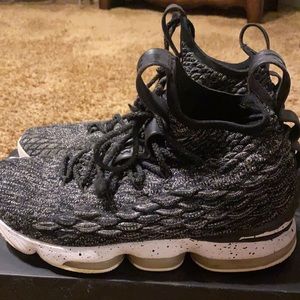 Nike lebron 15